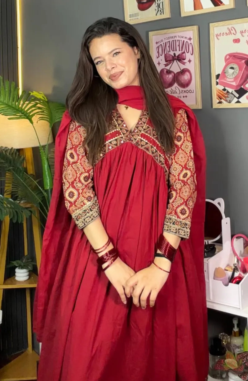 CHERRY ALIYA APPLIQUE DRESS