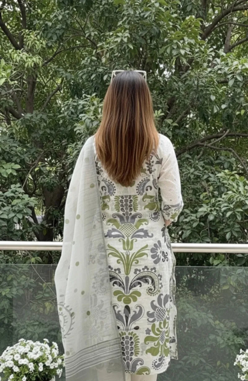 Dori Chicken Flex Dress